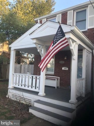 2607 Farmington Dr, Alexandria VA  22303-1312 exterior