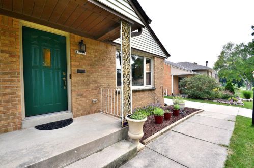 10451 Stewart Ave, Milwaukee, WI 53222-2342