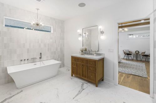 2020 Cambridge Ave, Atlanta GA 30337-1816 exterior