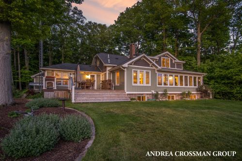 3147 Scenic Dr, Meskegon MI  49445-9609 exterior