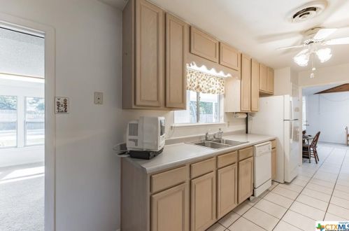 5922 Timberrock Dr, San Antonio TX 78242-1052 exterior