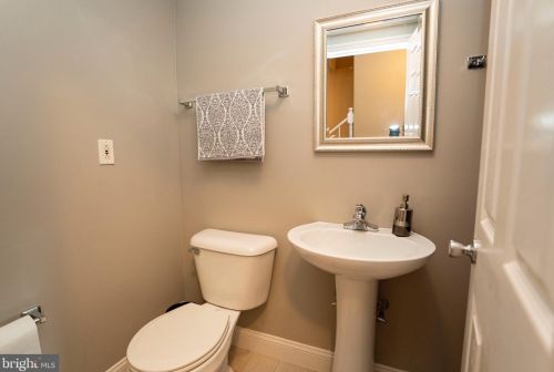 875 Lawrence St, Philadelphia PA 19120-4126 exterior