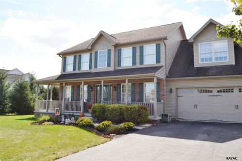 8 Hickory Ln, Littlestown, PA 17340-9174