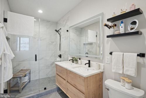 1733 Independence Ave, Washington DC  20003-1637 exterior