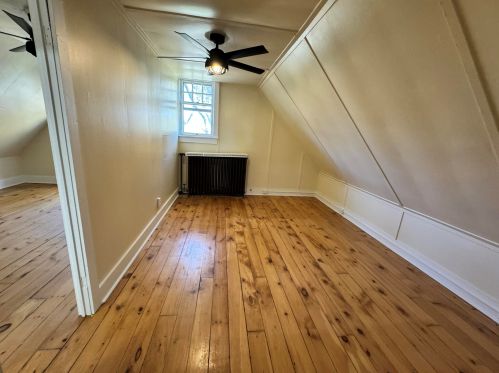 3225 Hackett Ave, Milwaukee WI 53211-3140 exterior