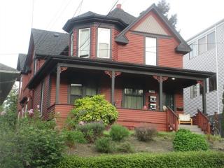 4017 5th Ave, Seattle WA  98105-6515 exterior