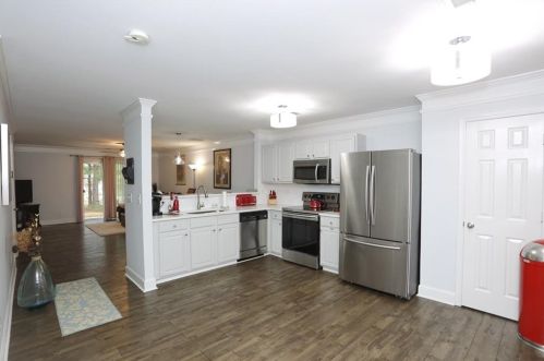 722 Crestwell Cir, Atlanta, GA 30331-8627