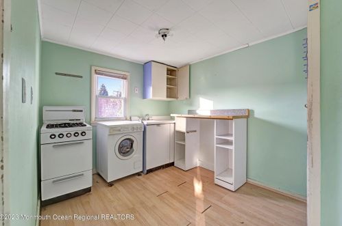 302 4 Ave, Belmar NJ 07719-2155 exterior