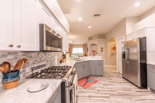 10006 Bridgeton Dr, Tampa FL  33626-1840 exterior