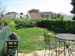 277 Lemonte St, Philadelphia PA  19128-4519 exterior