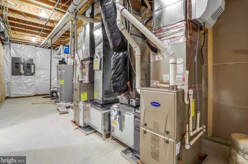 920 Darton Dr, Alexandria VA 22308-2021 exterior