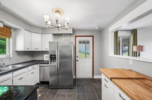 50 Kenneth Dr, Pittsburgh PA 15223-1204 exterior