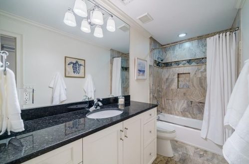 305 Drummen Ct, Atlanta GA 30328-2658 exterior