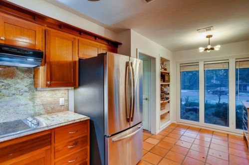 8702 Crst Rdg Cir, Austin TX 78750-3018 exterior