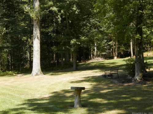 136 Putnam Pike, Killingly CT 06241-1628 exterior