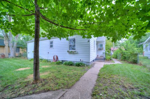 1205 Ml Ave, Meskegon MI 49445-3013 exterior