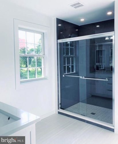 8010 Valley St, Silver Spring MD  20910-5243 exterior