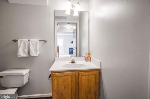 13504 Hayworth Dr, Rockville MD  20854-6395 exterior