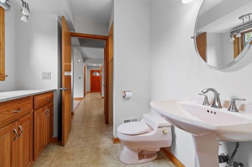 2231 Mallory Ave, Milwaukee WI 53221-4262 exterior