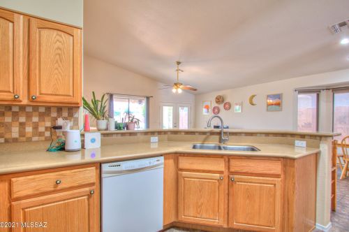 10201 Lucille Dr, Tucson AZ  85730-6132 exterior