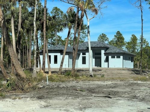 847 Golden Gate Blvd, Naples FL 34120-1738 exterior