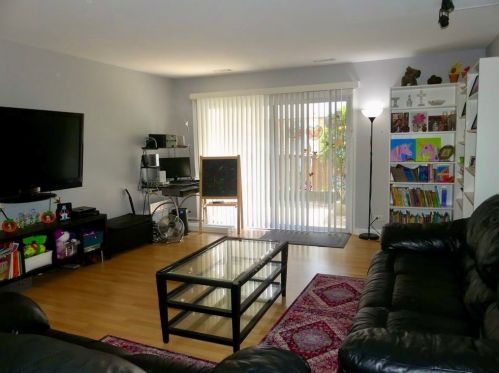 4517 Kings Walk Dr, Rolling Meadows, IL 60008-1976