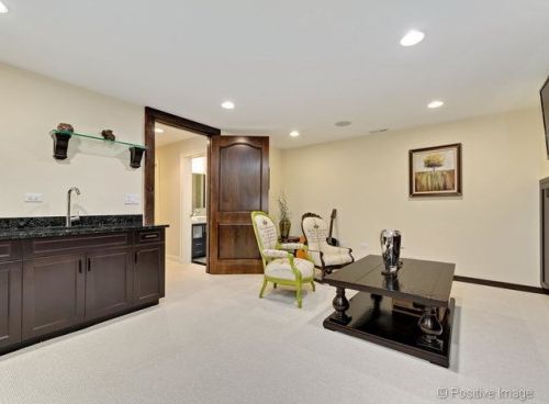 1126 Lill Ave, Chicago IL 60614-2018 exterior