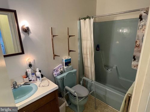 2873 Southwick Dr, Lancaster PA 17601-3552 exterior