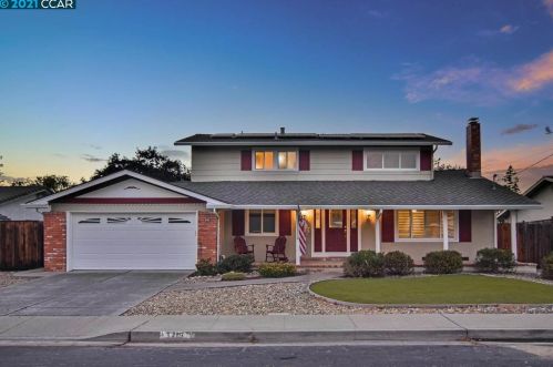 3719 Parkmall Ct, Concord, CA 94519-1421