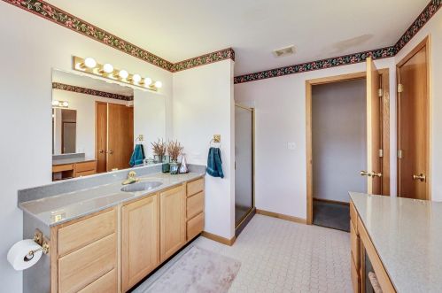 1704 Nordica Ave, Chicago IL 60707-4320 exterior