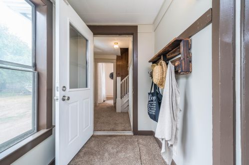 1020 Clinton Ave, Kalamazoo MI 49001-3881 exterior