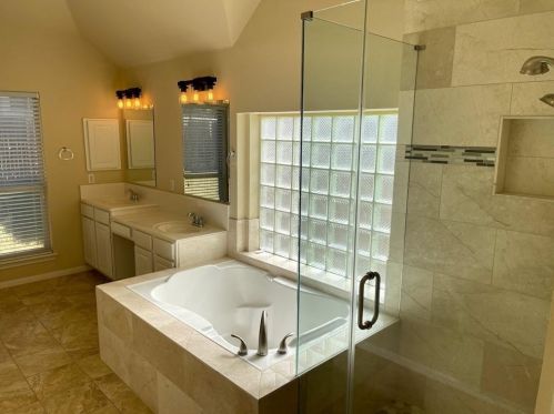 1904 Chasewood Dr, Austin TX 78727-6373 exterior