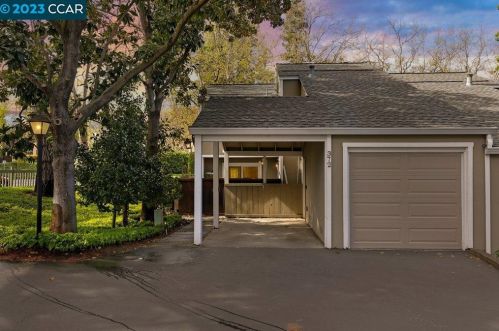 372 Camelback Rd, Concord CA  94523-1357 exterior