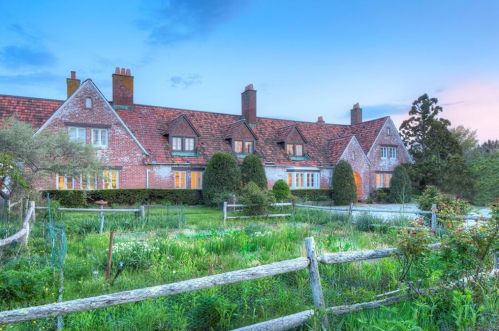 232 Ocean Ave, Middletown RI 02840-6507 exterior