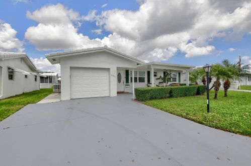 2085 14th Ave, Boynton Beach, FL 33426-5850