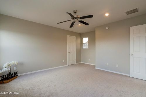 2213 Mcconnell Dr, Tucson AZ 85710-8091 exterior