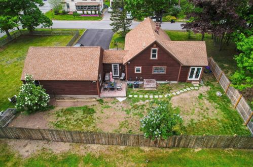 21 Redington Rd, Concord NH  03301-2439 exterior