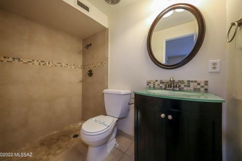 702 Kent Dr, Tucson AZ 85710-2442 exterior