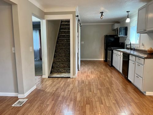 5007 Keyes Dr, Kalamazoo MI  49004-1572 exterior