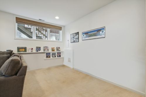 2759 Bosworth Ave, Chicago IL 60642-2341 exterior