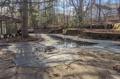 25 Sparrowbush Rd, Upper Saddle River NJ 07458-1420 exterior