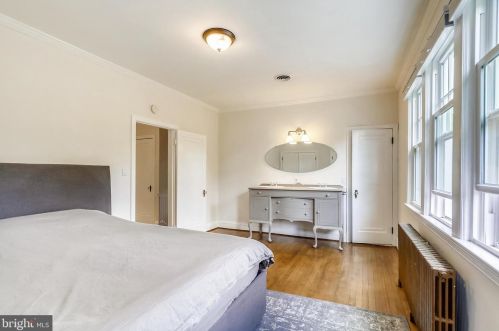 7426 Piney Branch Rd, Silver Spring MD 20901-4352 exterior