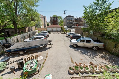 6133 Greenwood Ave, Chicago IL 60637-2458 exterior