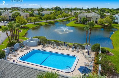 1630 Green Acres Cir, Fort Pierce FL  34952-5010 exterior