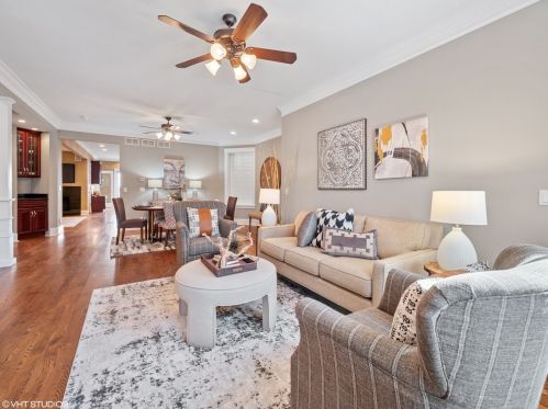 3845 Bell Ave, Chicago, IL 60618-3811