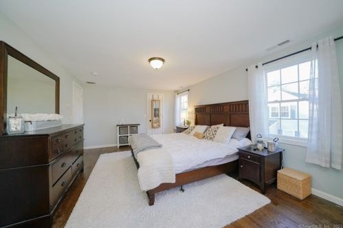 671 Frst St, Hartford CT 06118-2041 exterior