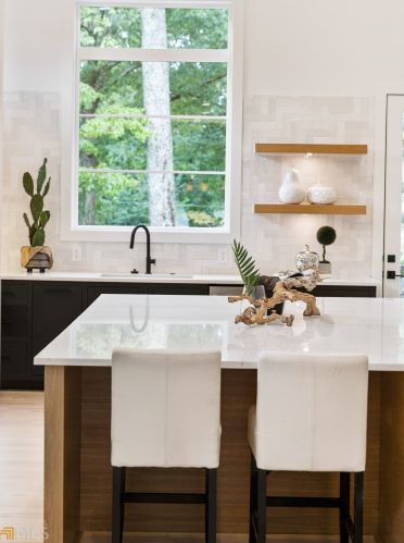 3986 Ashford Dunwoody Rd, Atlanta GA 30319-2002 exterior