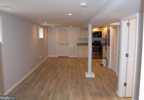 1276 Owen Pl, Washington, DC 20002-2808