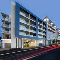 7111 Santa Monica Blvd, Los Angeles CA  90046-5801 exterior