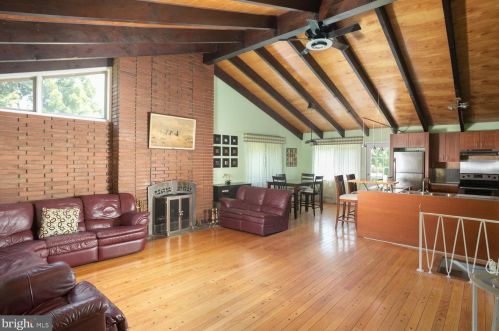 146 Bull Run Rd, Trenton, NJ 08638-1316